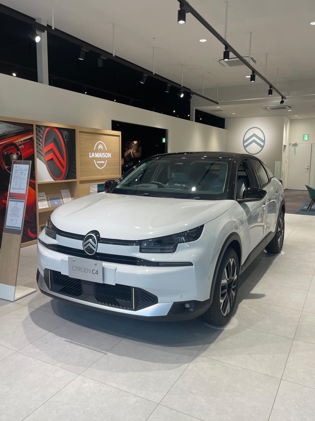 【NEW C4 MAX HYBRID展示中】デザインに着目！