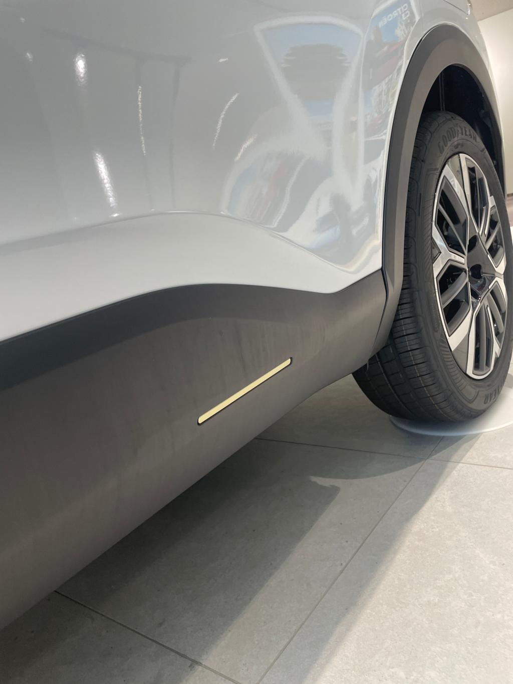 【NEW C4 MAX HYBRID展示中】デザインに着目！