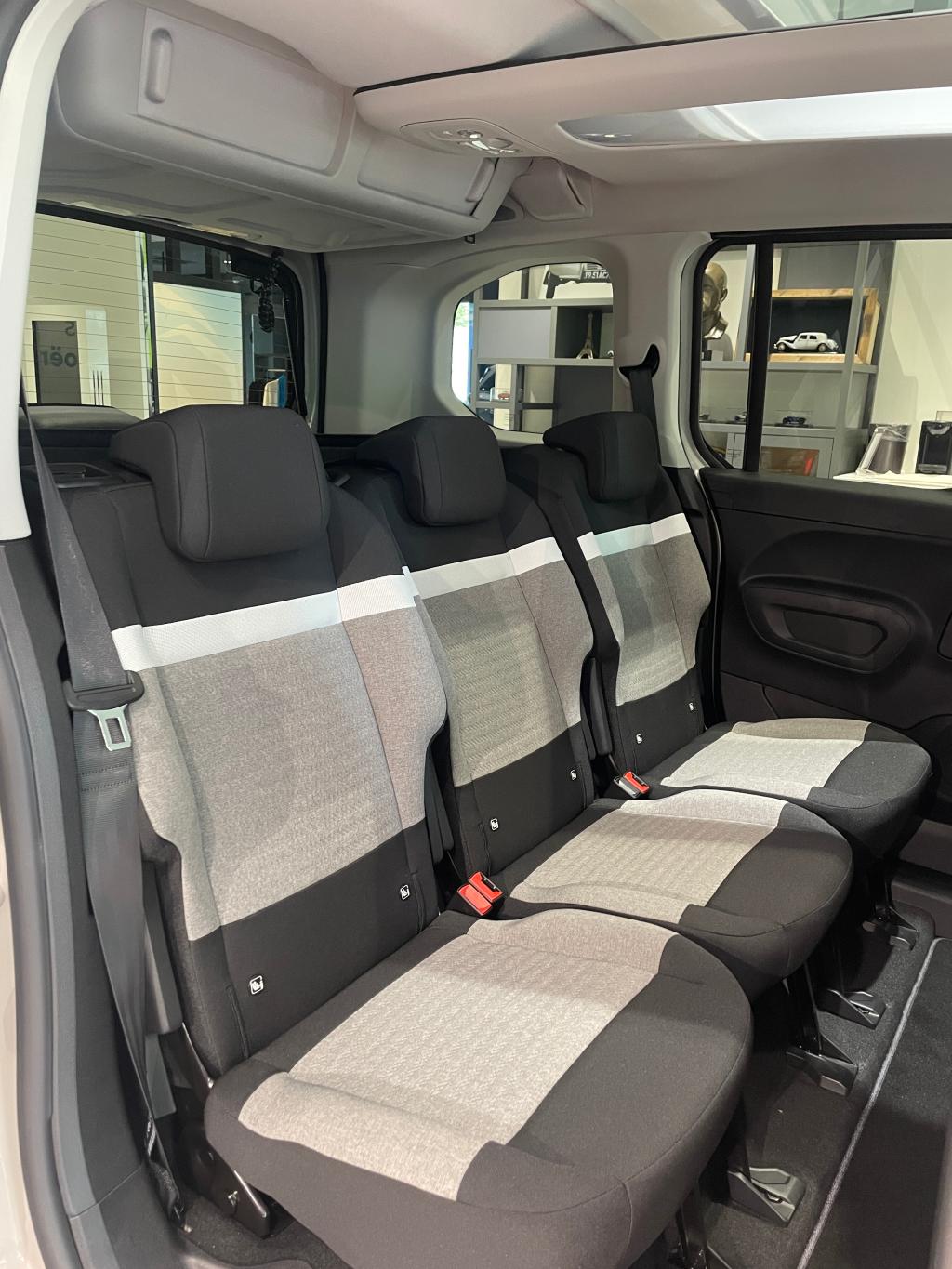 【BERLINGO】"モジュトップ"が便利な理由