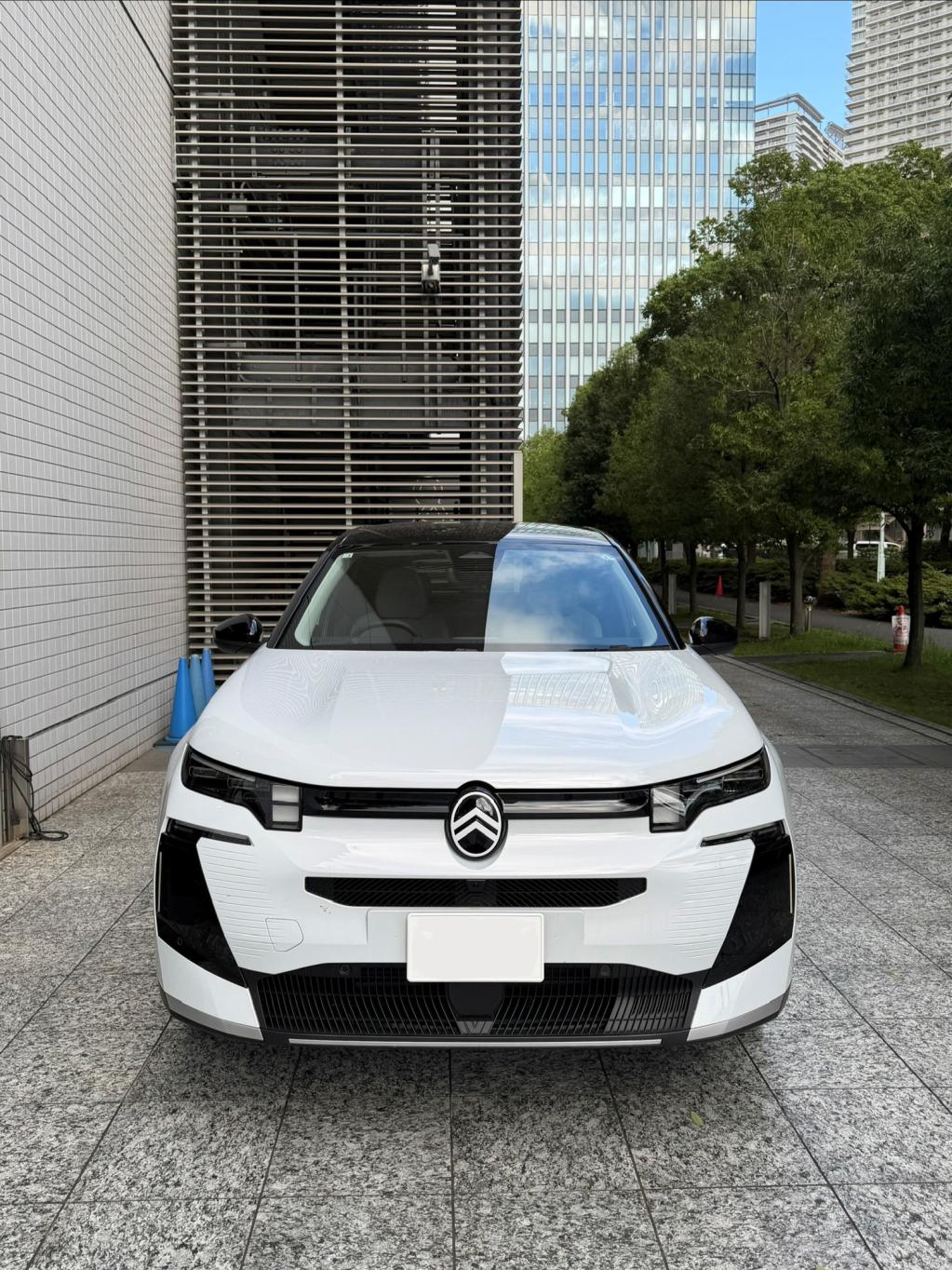 当店公式Instagramにて、NEW C5 AIRCROSSの写真を掲載中♪