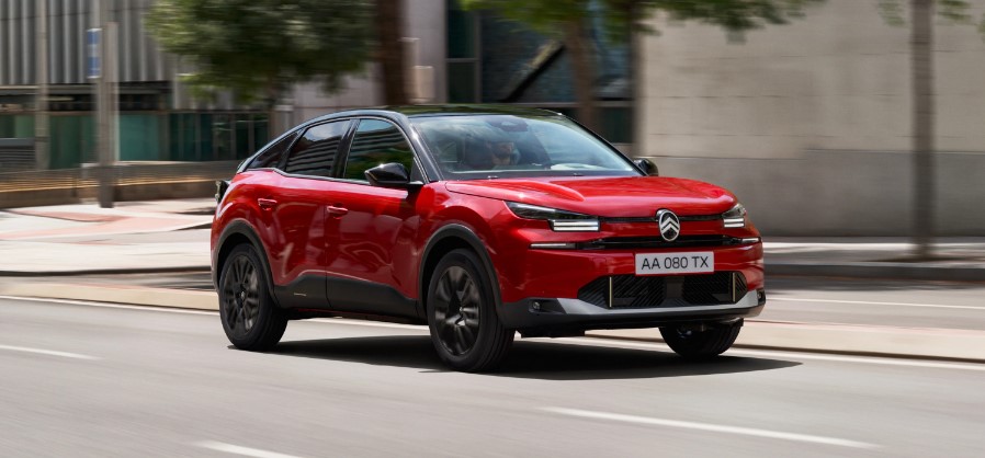 ミドルサイズハッチバック【C4 HYBRID】